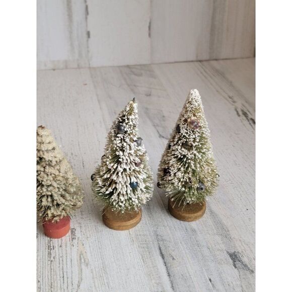 Mini frosted beaded Pine Tree Village accessories set - Picture 4 of 8